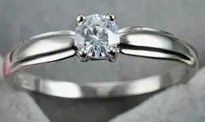 Elegantní prsten s kamínkem vel. 57